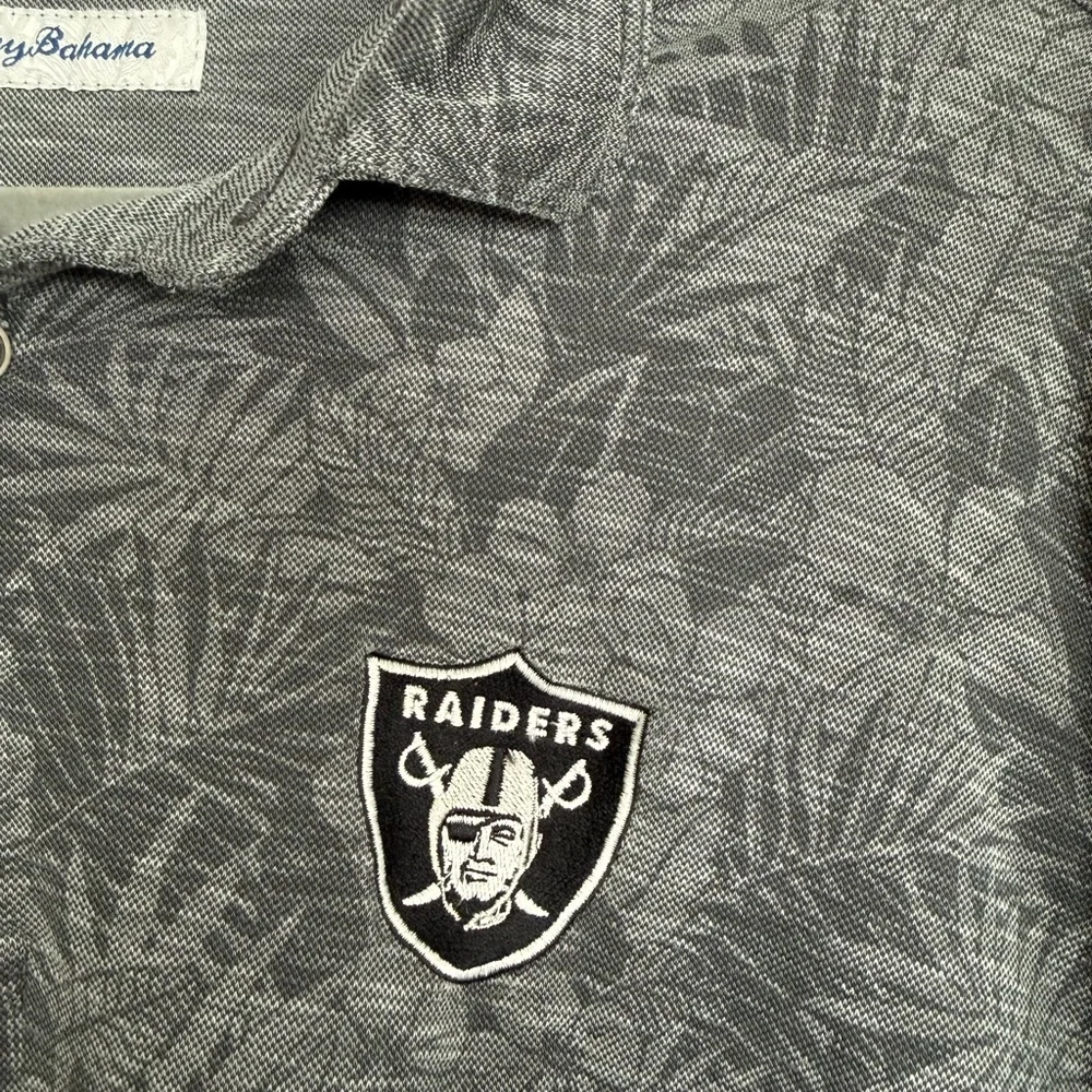Tommy Bahama Gray Raiders Polo Shirt Size L - Picture 2 of 6